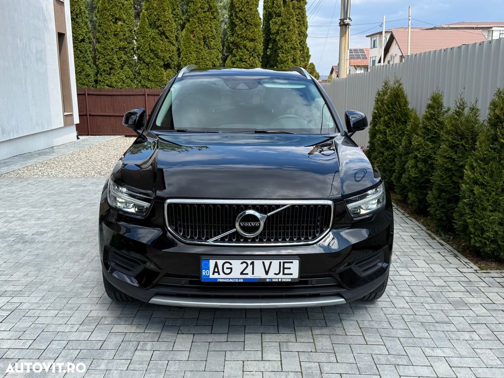 Volvo XC 40 B4 AT8 Mild Hybrid Momentum Pro - 9