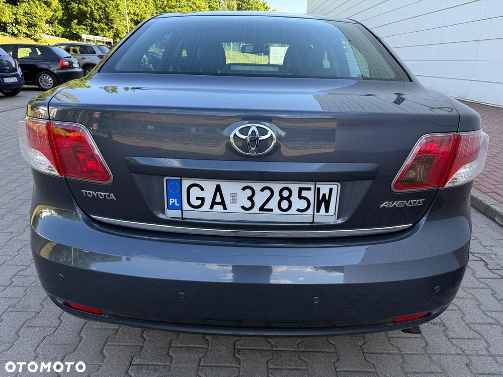 Toyota Avensis - 22