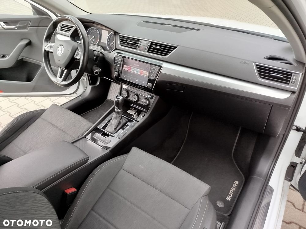Skoda Superb 2.0 TDI DSG Ambition - 12