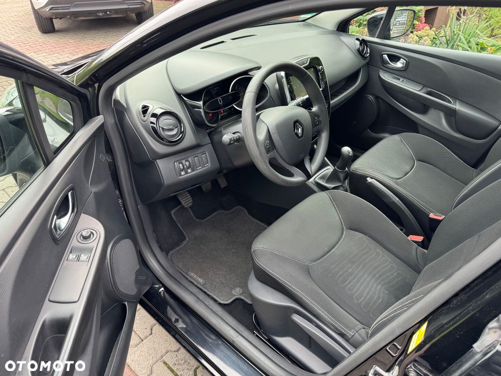 Renault Clio 1.2 16V 75 Limited - 12