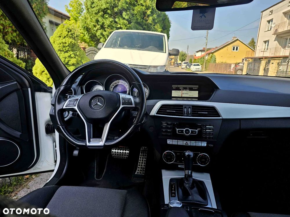 Mercedes-Benz Klasa C 180 T 7G-TRONIC AMG Line - 16