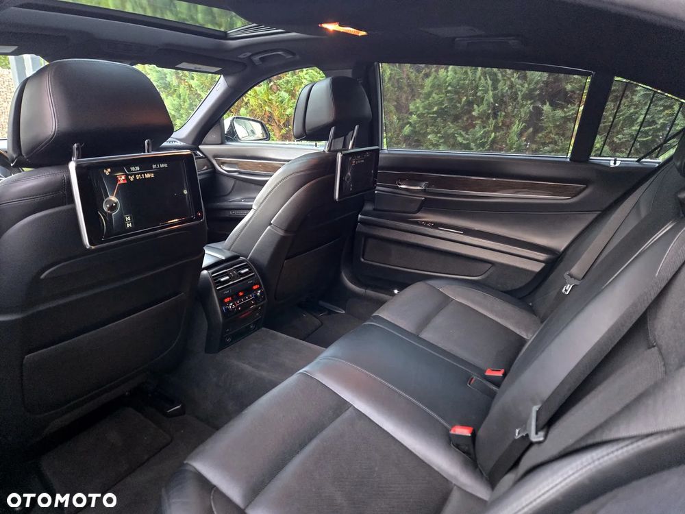 BMW Seria 7 750Li - 9