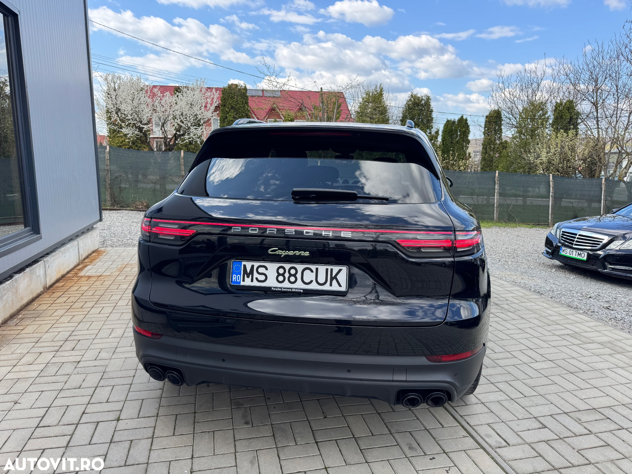 Porsche Cayenne - 2