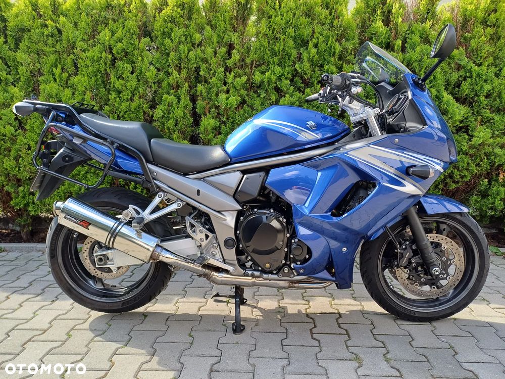 Suzuki GSX - 3