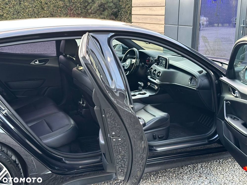 Kia Stinger - 13