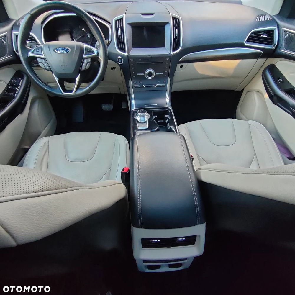 Ford Edge - 10