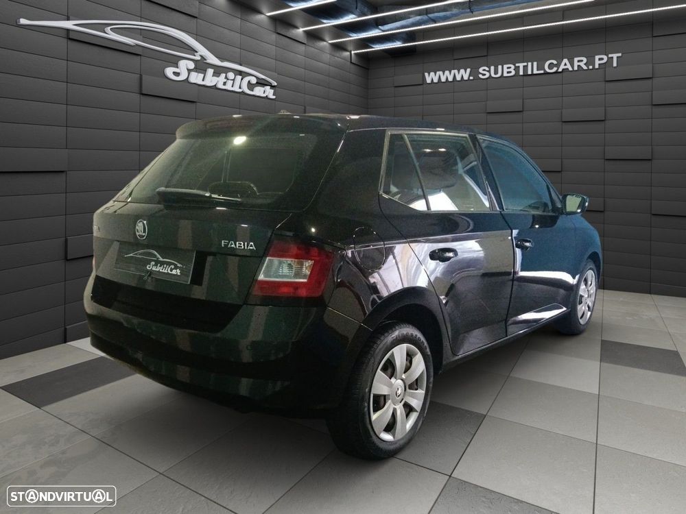Skoda Fabia 2015 photo 3