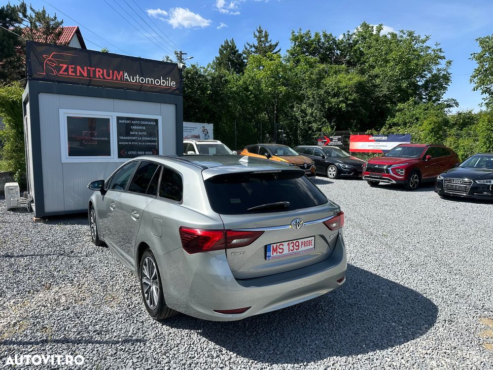Toyota Avensis 2.0 D-4D Executive - 4