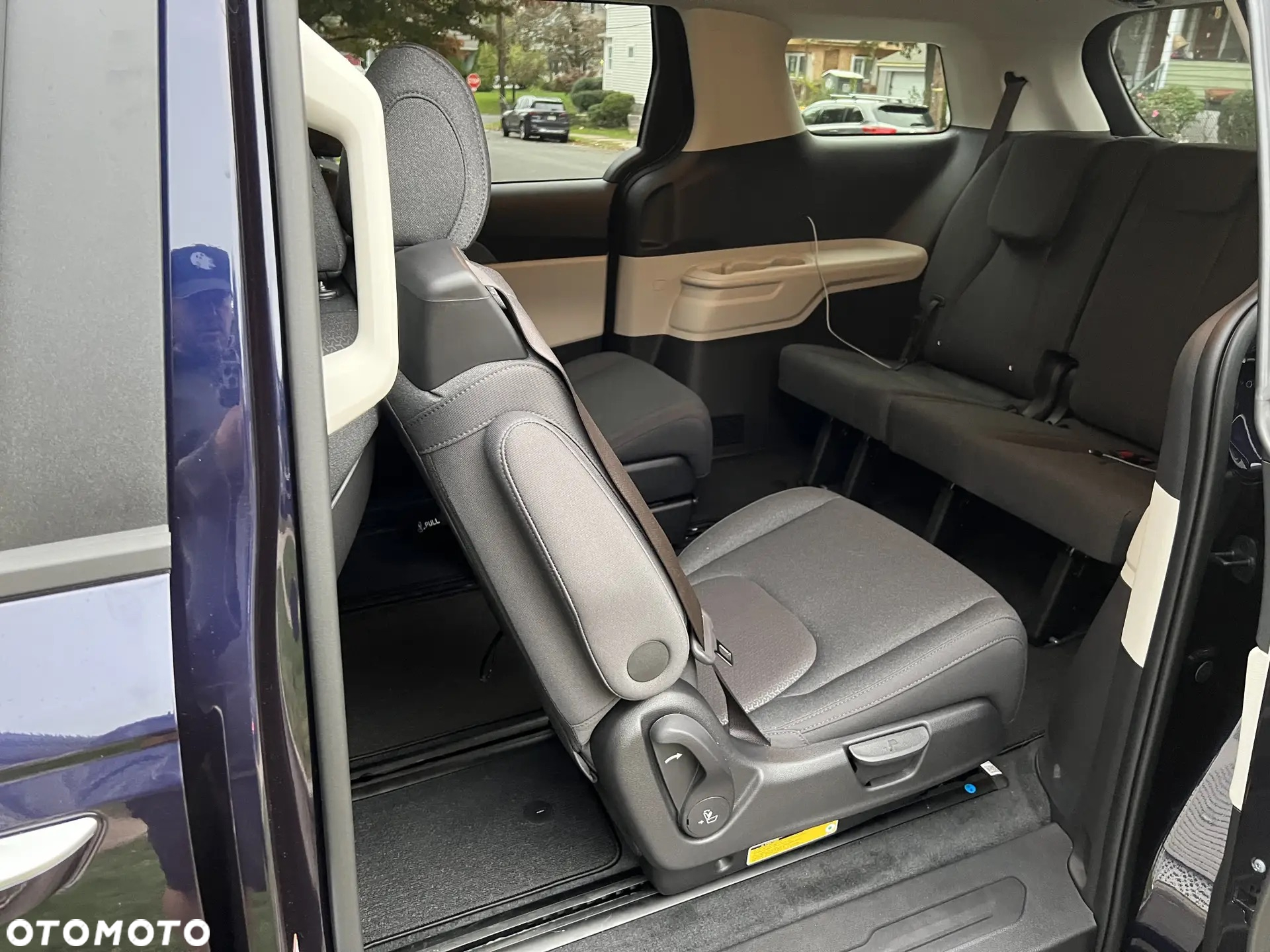 Kia Carnival - 40