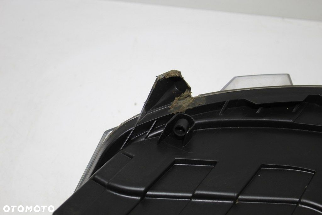 Citroen C3 Picasso Lampa Przód Przednia Prawa Ładna 08r Brak Uszka - 3
