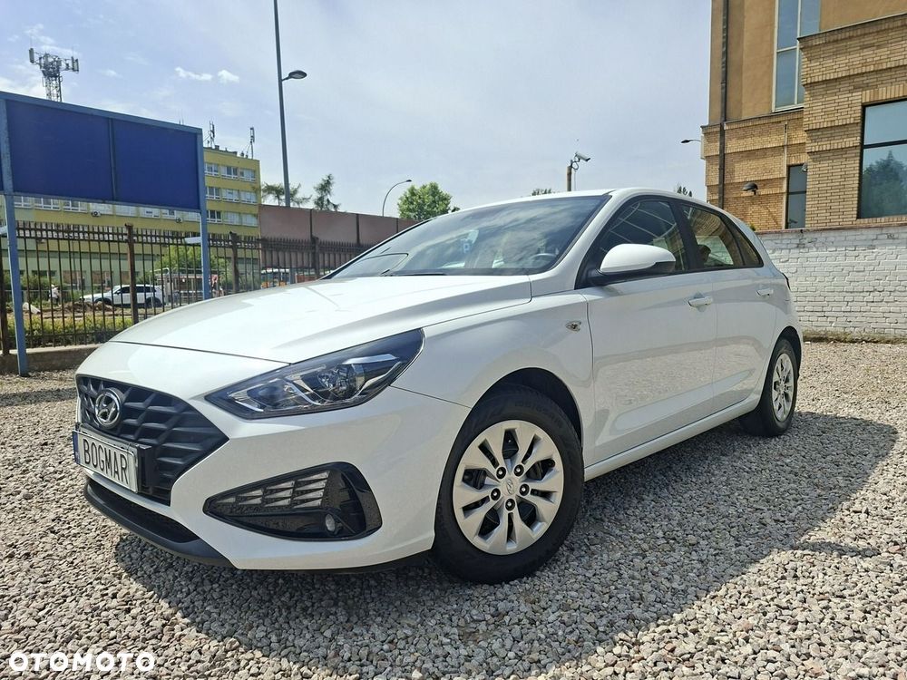 Hyundai i30 1.5 DPI Classic + - 10