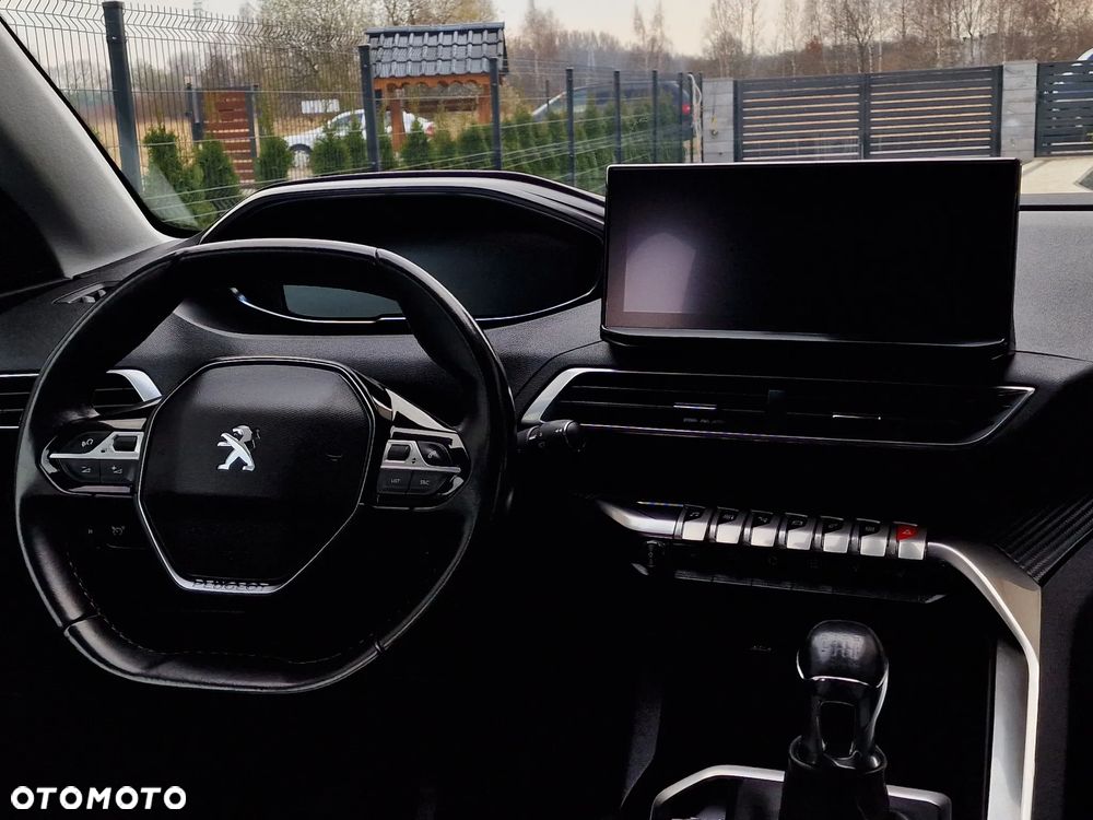 Peugeot 3008 1.5 BlueHDi Allure S&S - 5