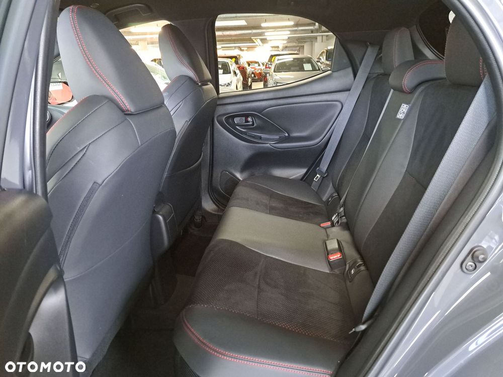 Toyota Yaris Hybrid 1.5 GR Sport - 13