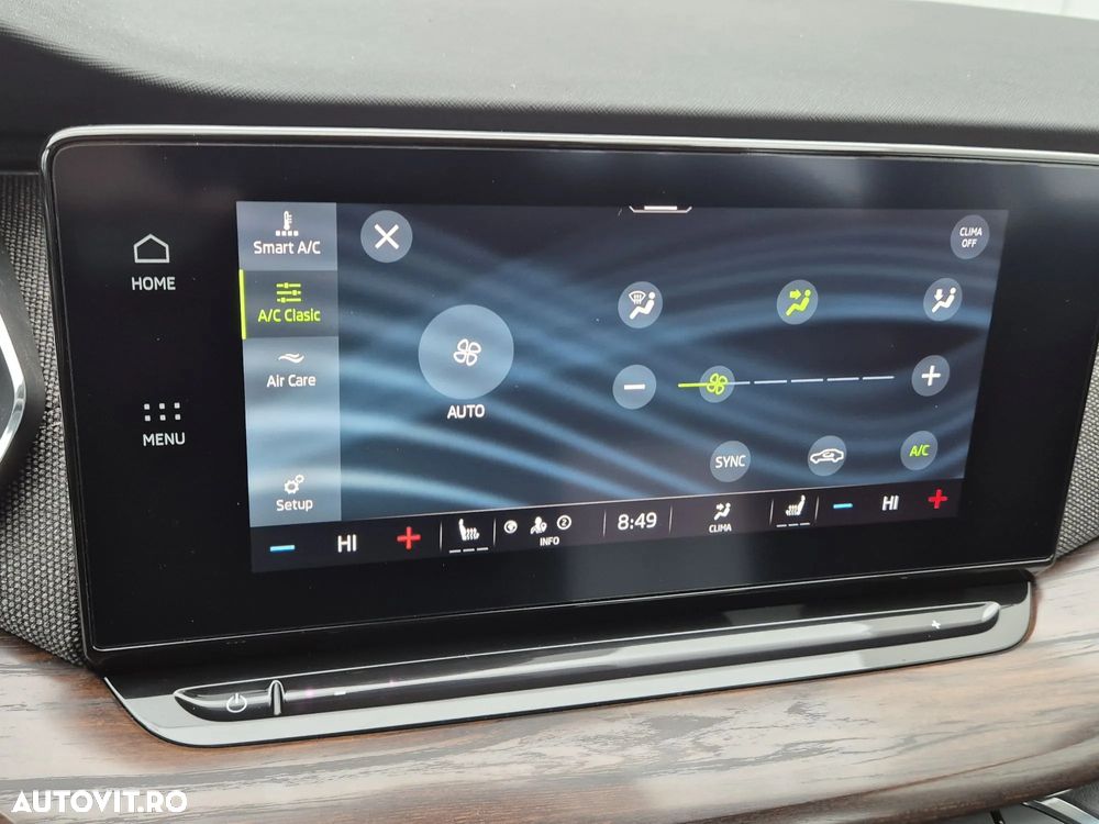 Skoda Octavia Combi 2.0 TDI DSG 4X4 Scout - 28