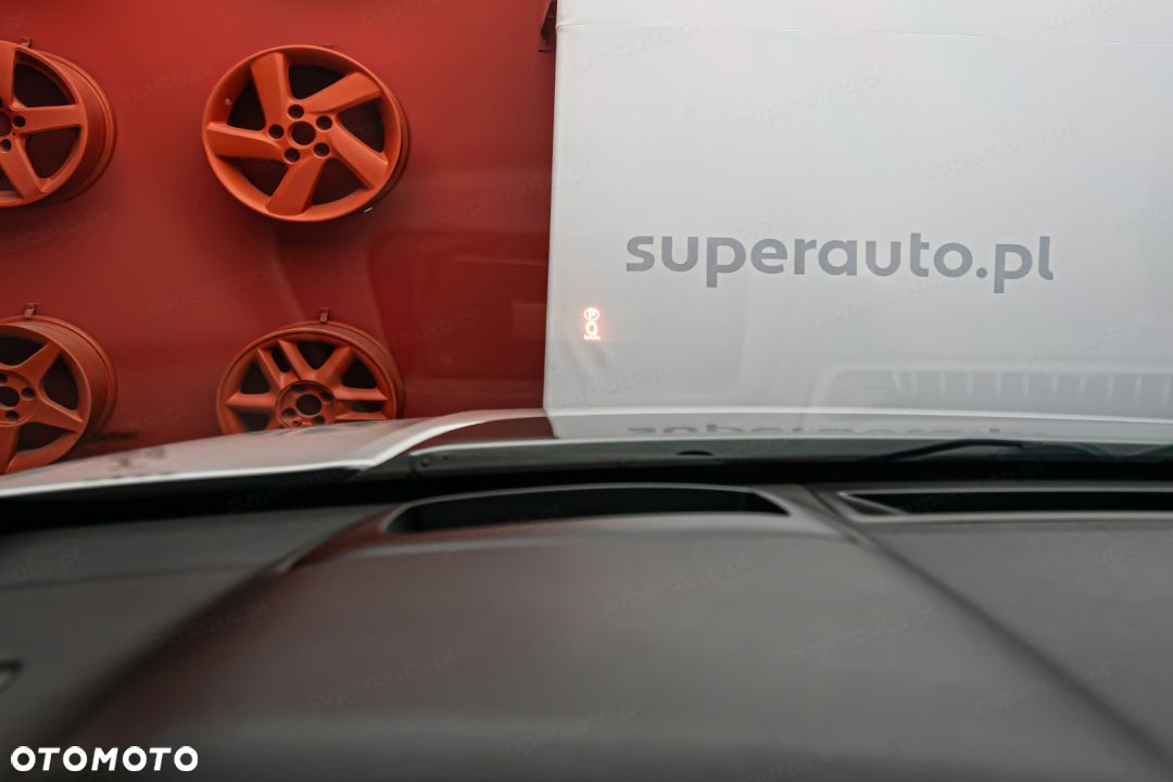 Land Rover Discovery Sport 2.0 TD4 HSE - 17