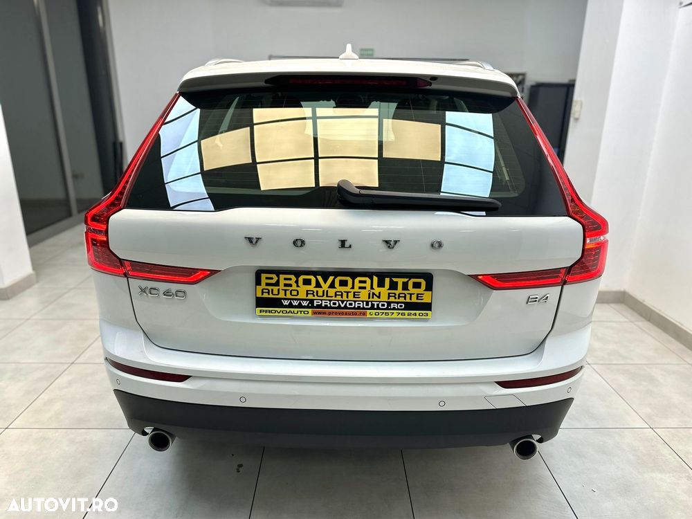 Volvo XC 60 B4 MHEV Momentum Pro - 10