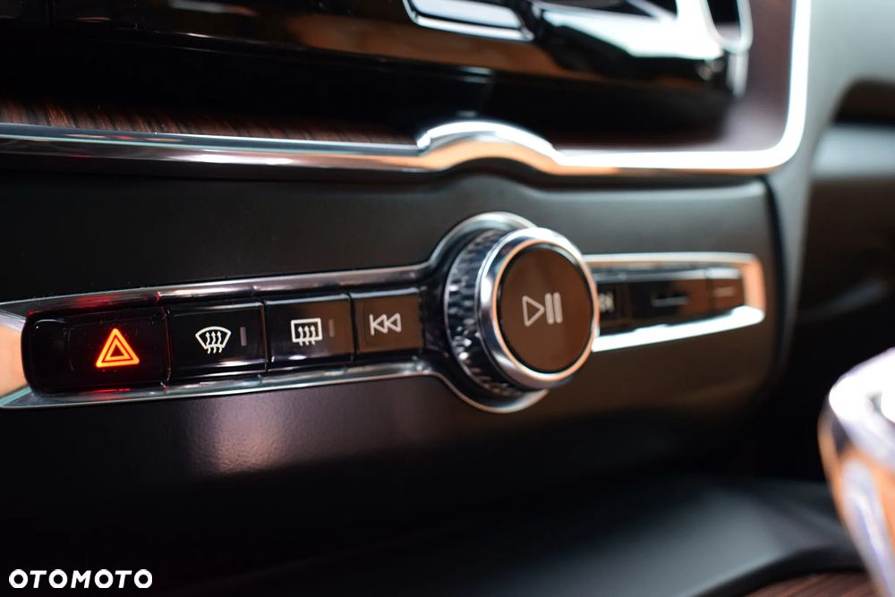 Volvo XC 60 T8 Plug-In Hybrid AWD Inscription Expression - 27