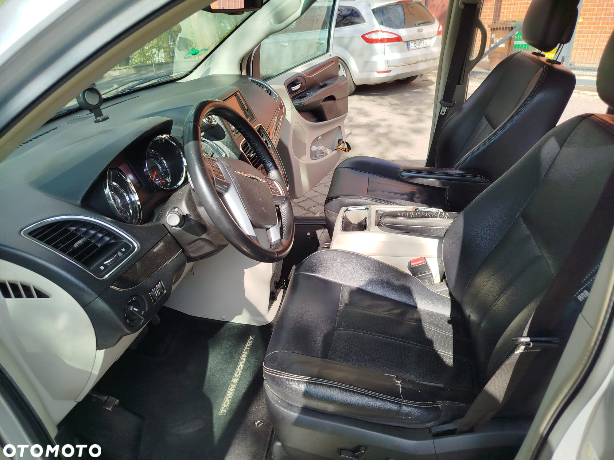 Chrysler Town & Country 3.6 Limited - 11
