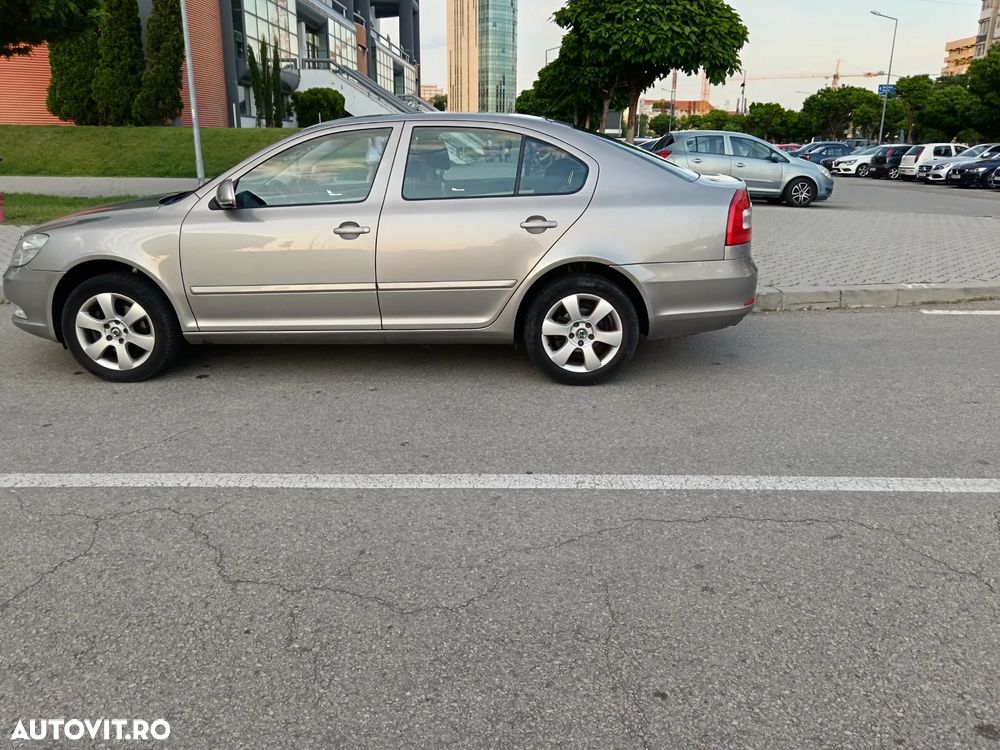 Skoda Octavia 1.8 TSI DSG Ambiente - 6