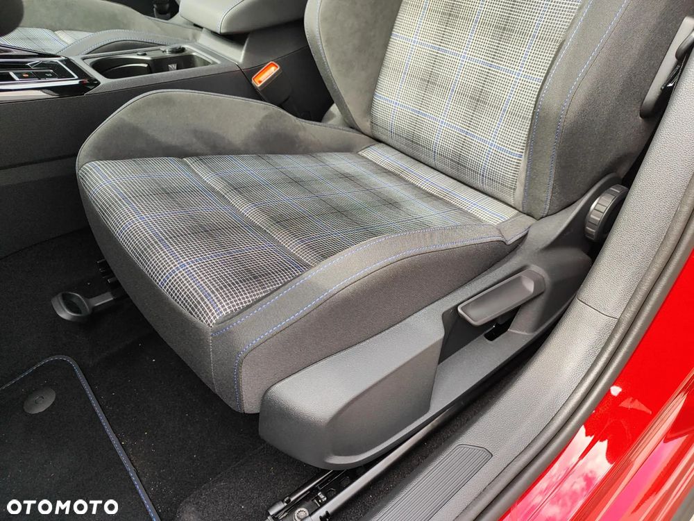 Volkswagen Golf - 17