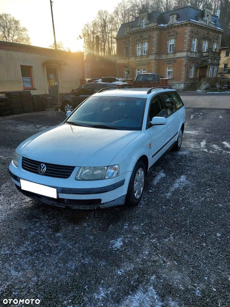 Volkswagen Passat Variant 1.8 Comfortline - 1