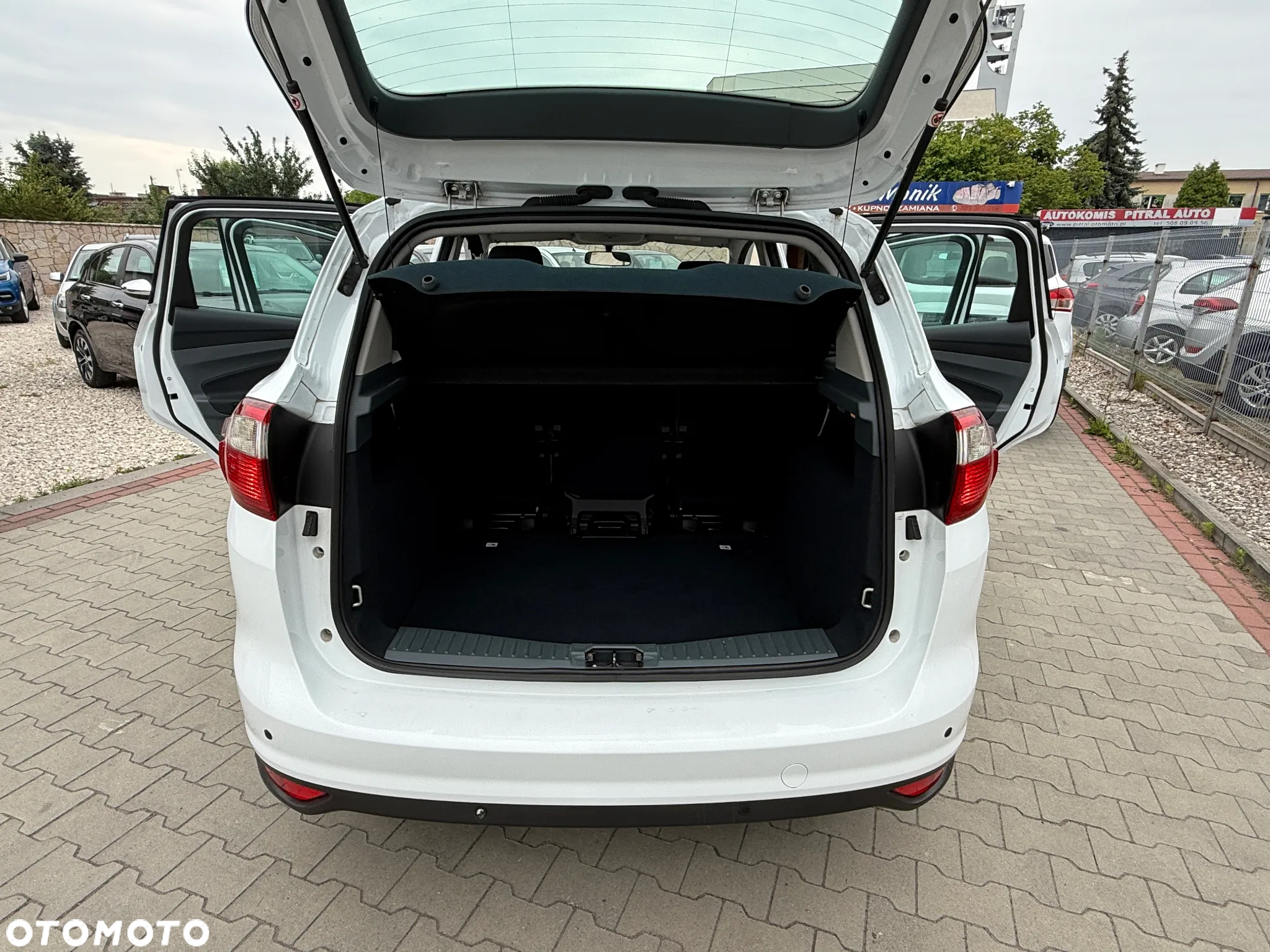 Ford C-MAX 1.6 Ti-VCT Champions Edition - 33