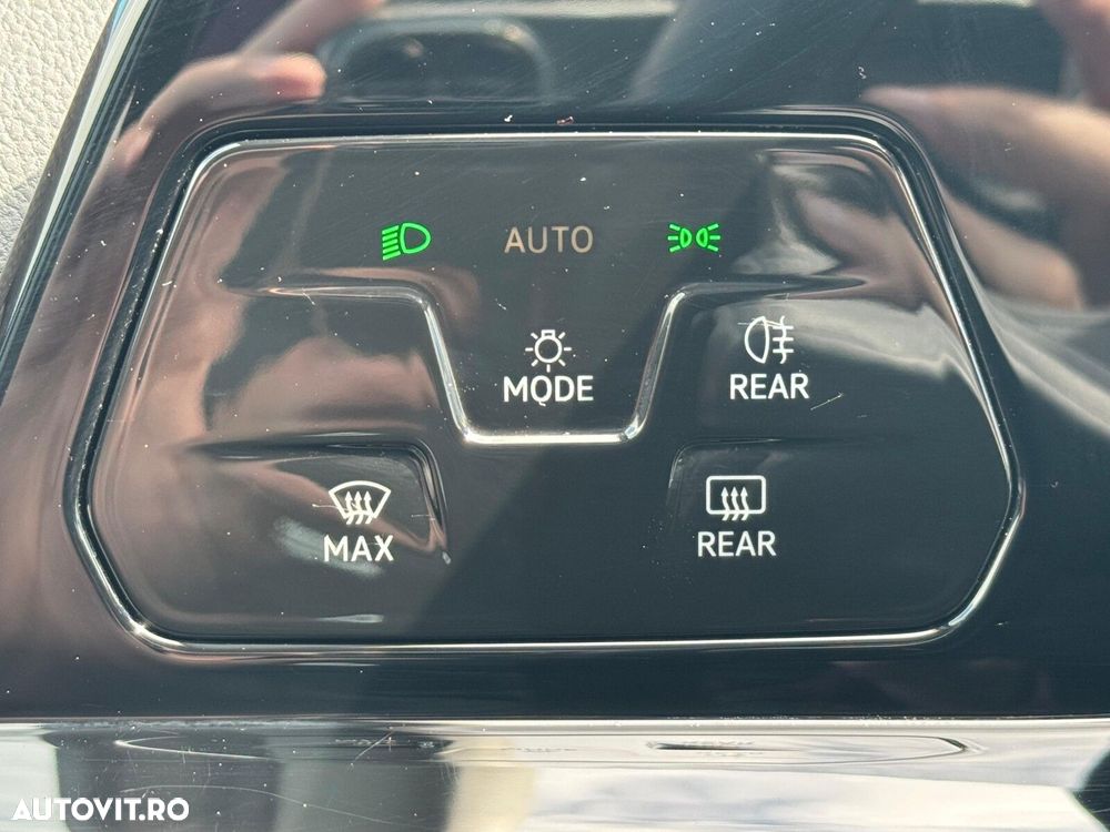 Volkswagen Golf 2.0 TDI SCR DSG Life - 18