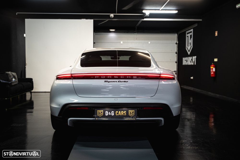 Porsche Taycan Turbo - 5