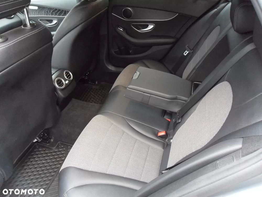 Mercedes-Benz Klasa C 220 d 9G-TRONIC Night Edition - 19