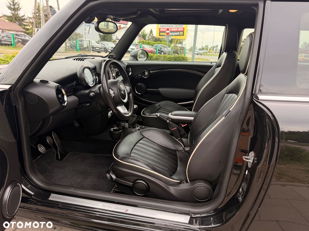 MINI Cooper S 50 Camden - 11