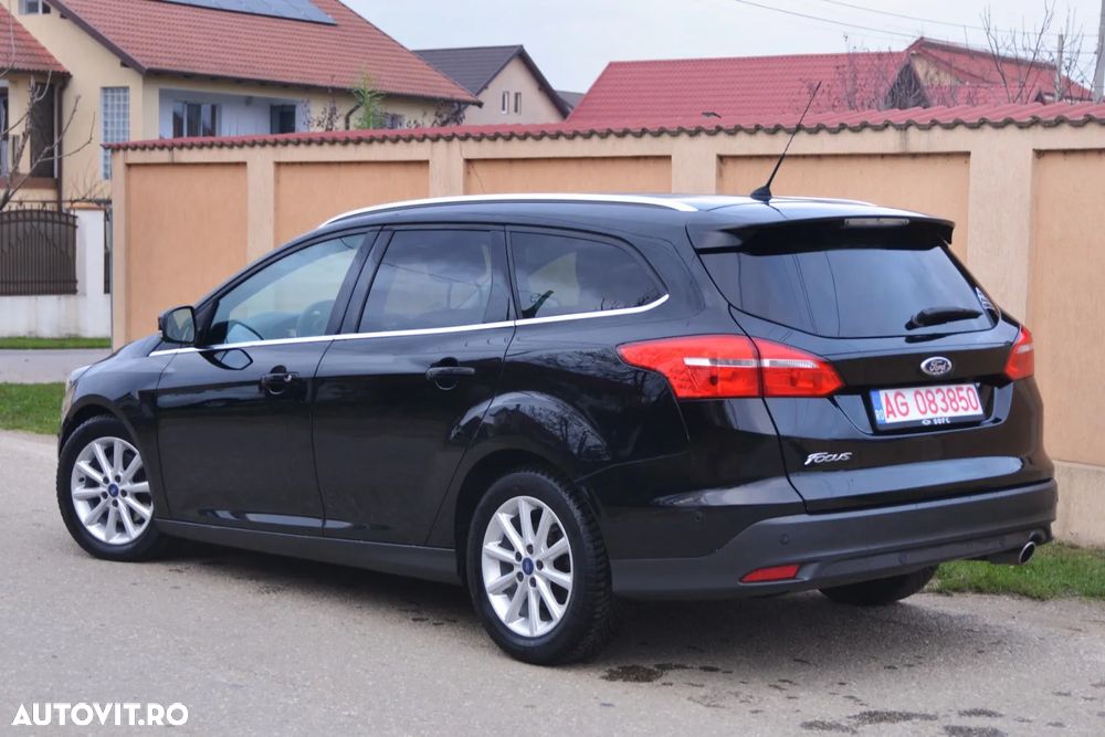Ford Focus 2.0 TDCI Powershift Titanium - 3
