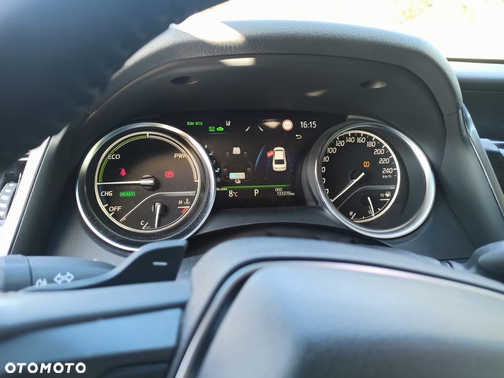 Toyota Camry 2.5 Hybrid Executive CVT - 32