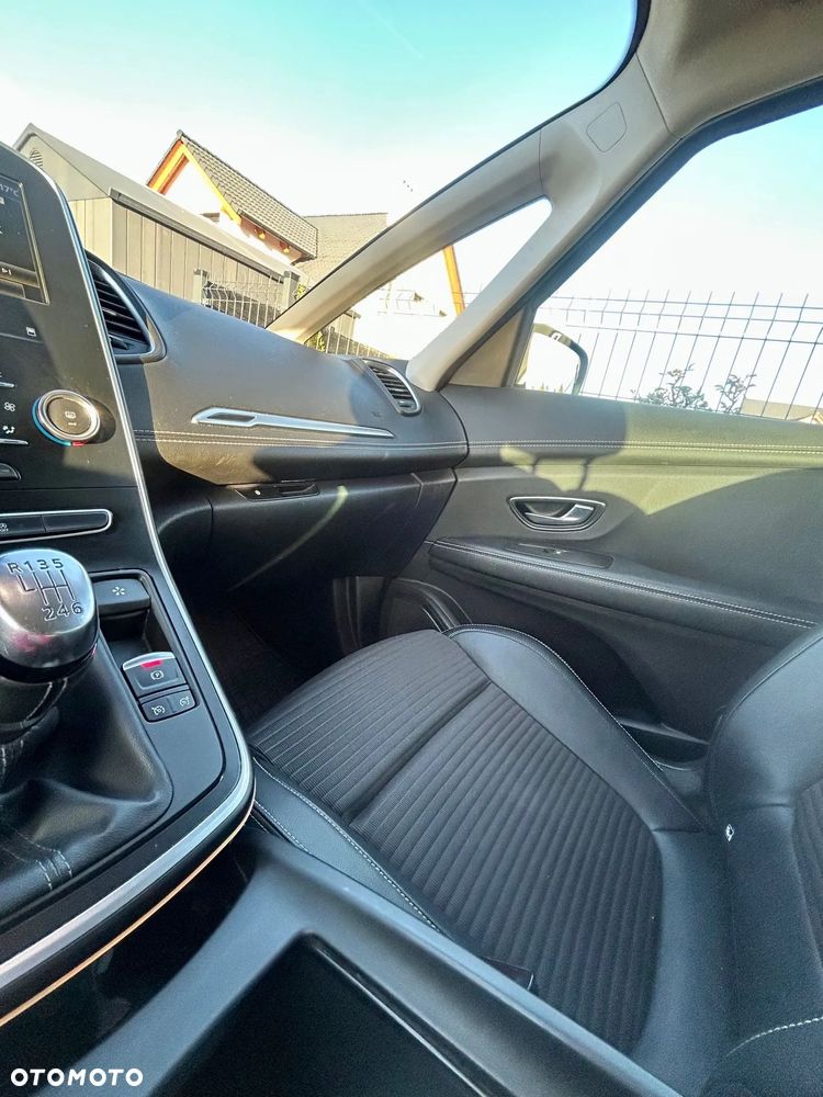 Renault Grand Scenic - 8