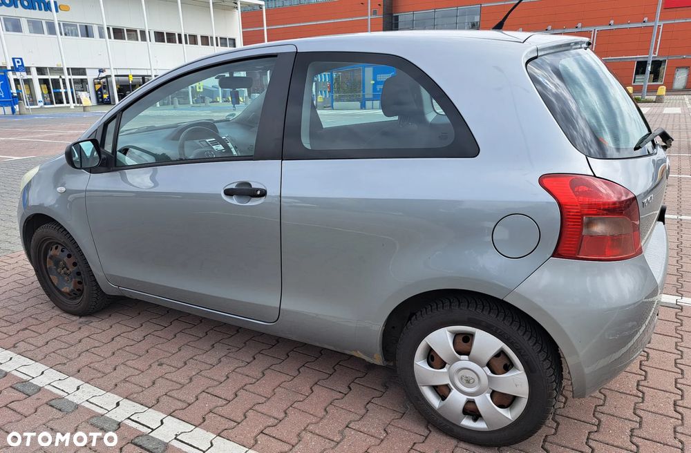 Toyota Yaris 1.0 VVT-i - 2