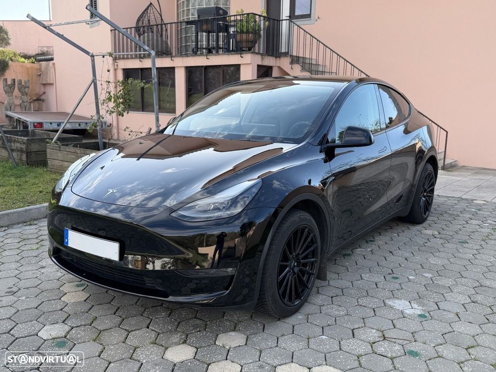 Tesla Model Y Long Range Dual Motor AWD - 2