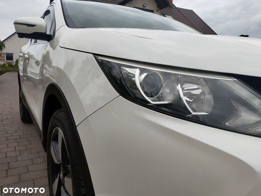 Nissan Qashqai 1.6 DIG-T N-Connecta - 28