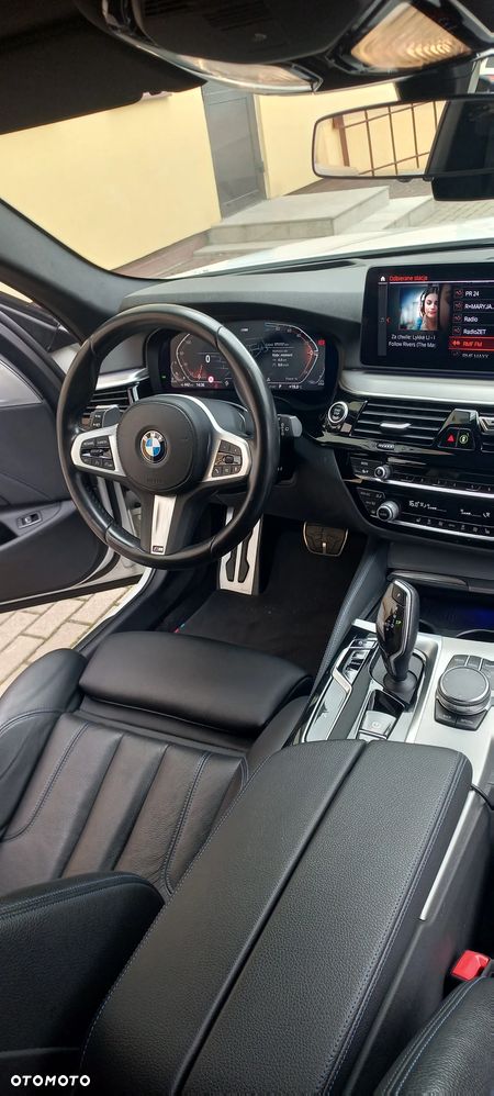 BMW Seria 5 520d M Sport - 6