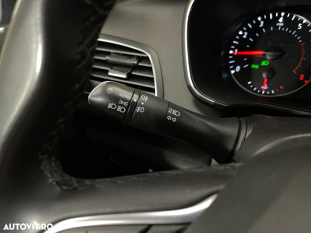 Renault Megane TCe 140 EDC GPF Equilibre - 20