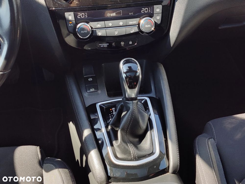 Nissan Qashqai 1.7 dCi 4x4 N-Connecta Xtronic - 12