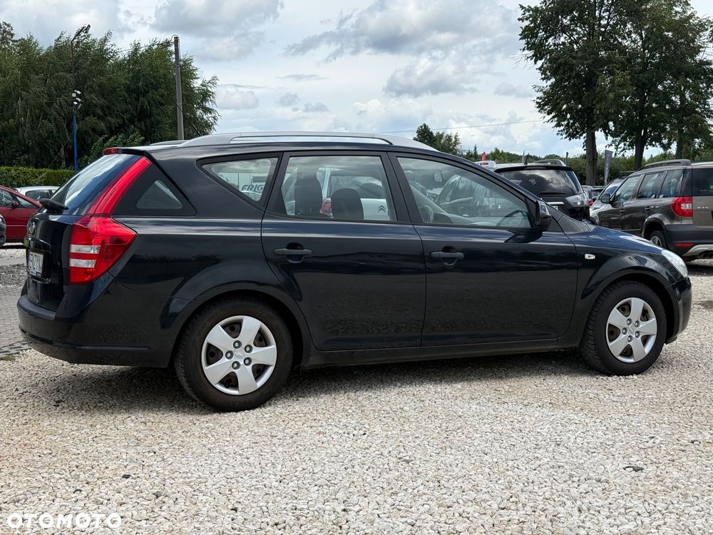 Kia Ceed 1.6 L - 14
