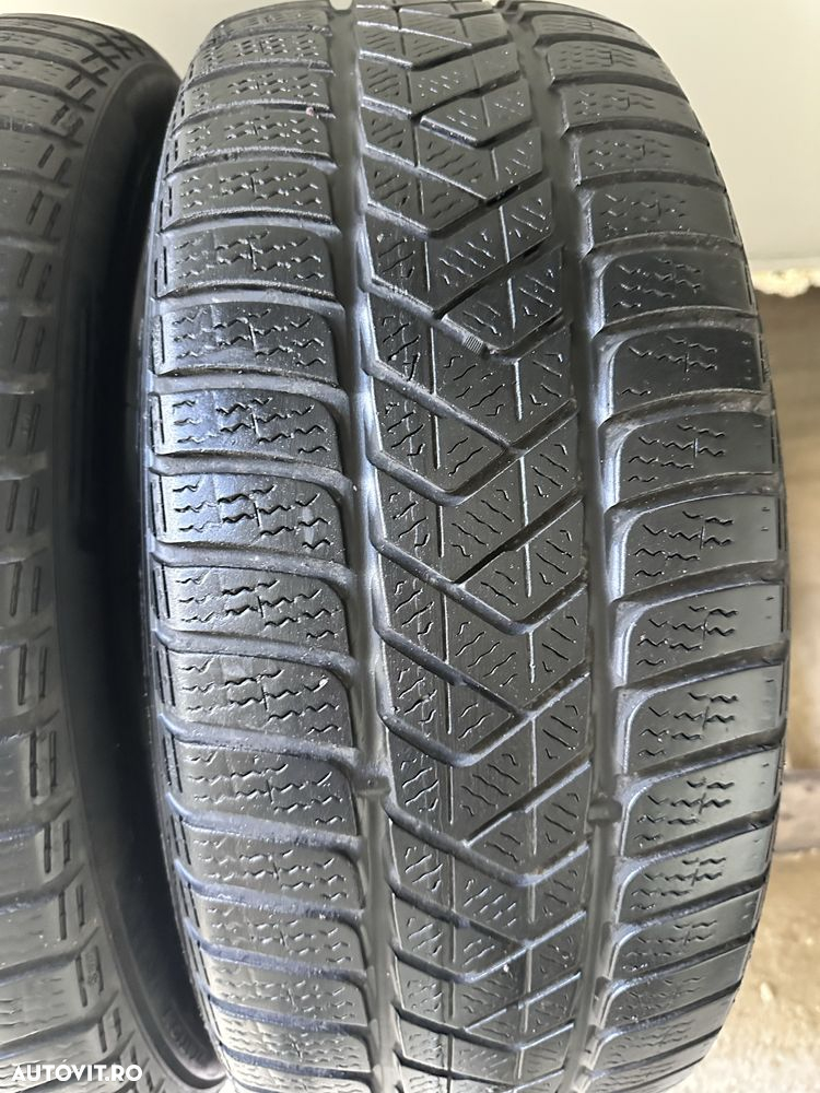 235/45 R19 Pirelli Sottozero 3 - 2