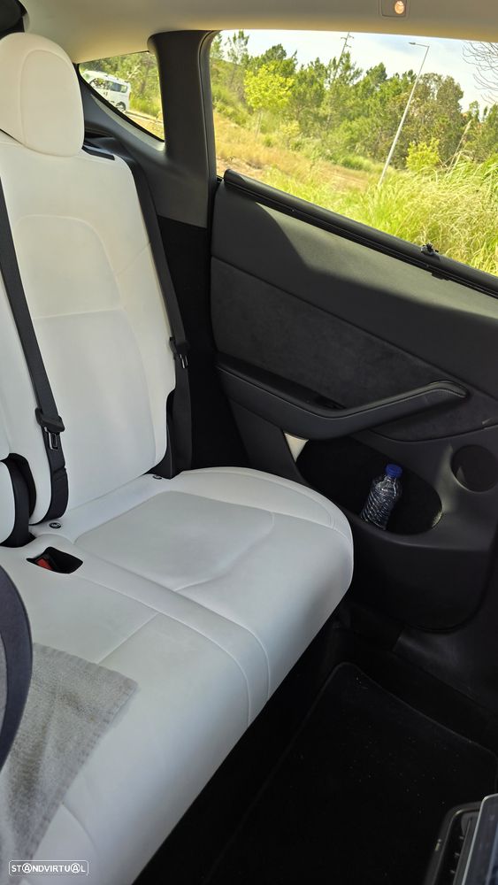 Tesla Model Y Performance Dual Motor AWD - 14