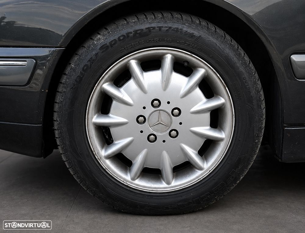 Mercedes-Benz E 220 - 11