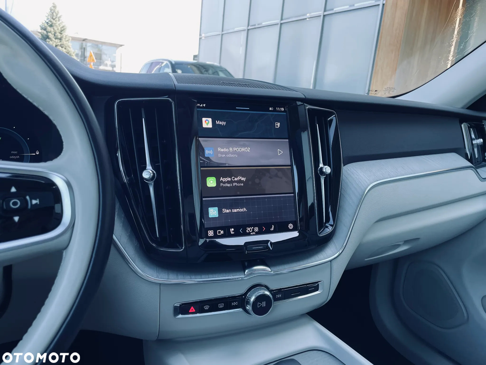 Volvo XC 60 T6 Plug-In Hybrid AWD Plus Dark - 9