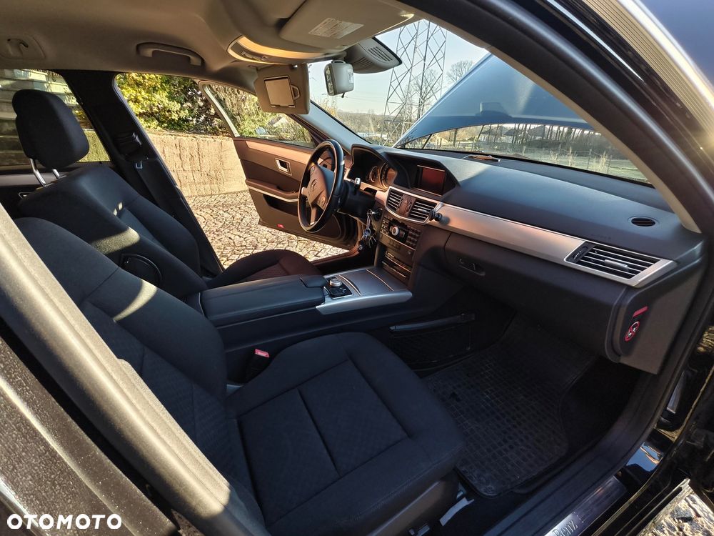 Mercedes-Benz Klasa E 220 T CDI DPF BlueEFFICIENCY 7G-TRONIC Elegance - 14