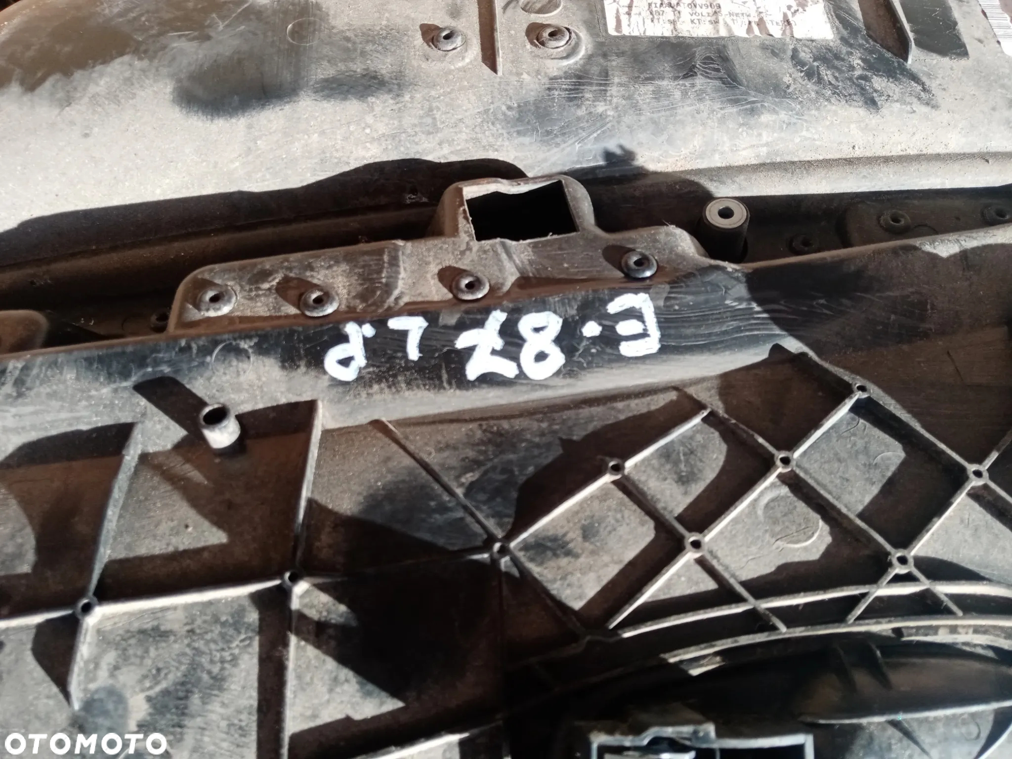 Boczek tapicerka lewy przód BMW 1 E87 - 5