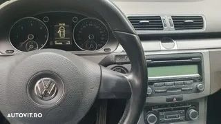 Volkswagen Passat - 2