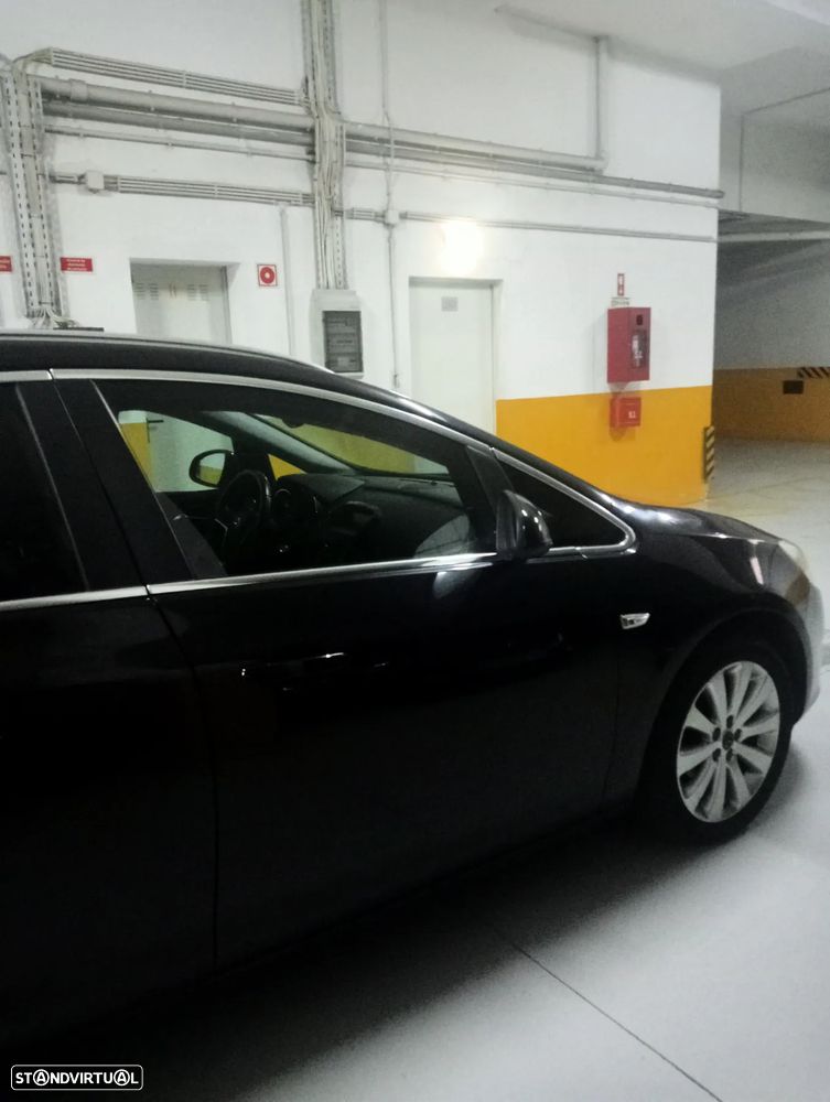 Opel Astra Sports Tourer - 10