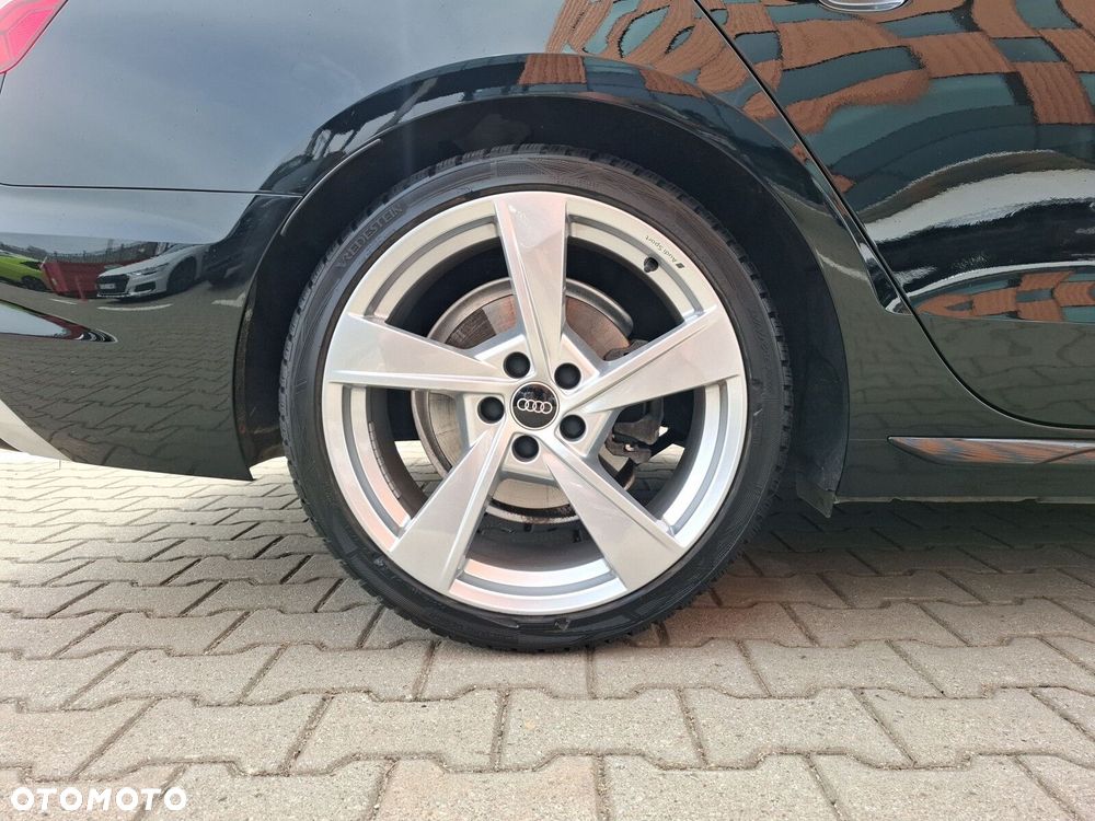 Audi A4 Limousine - 11