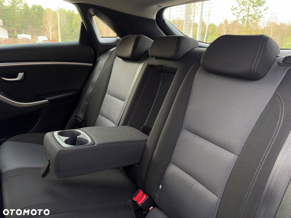 Hyundai i30 blue 1.4 Style - 31